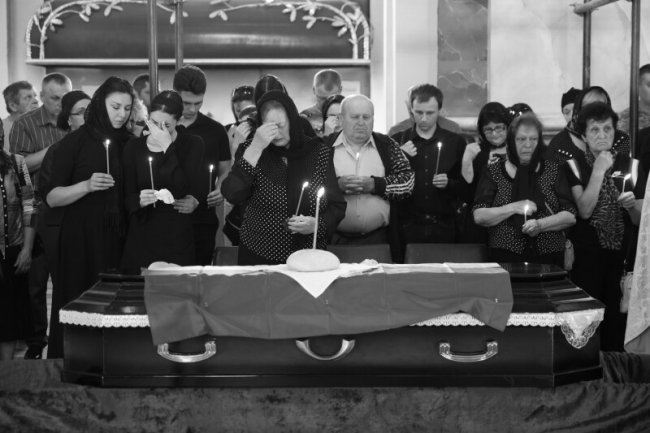 Лучани віддали останню шану полеглому на війні земляку