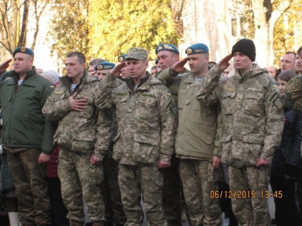 У Нововолинську відкрили меморіальну дошку на честь загиблого Вадима Демчука. ФОТО