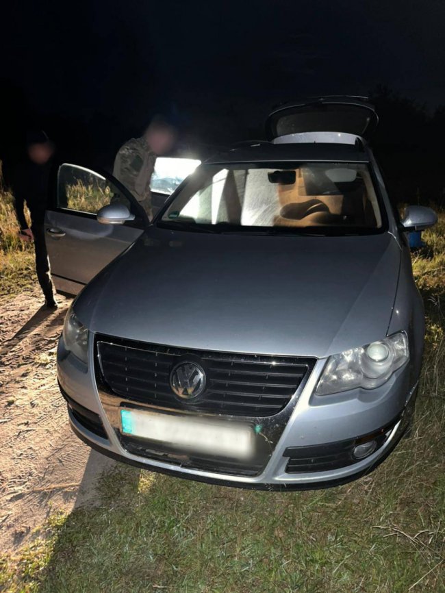 На Волині «на гарячому» затримали 19-річного «серійного» наркодилера. ФОТО