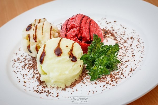 Фотовиставка Паші Луцаки