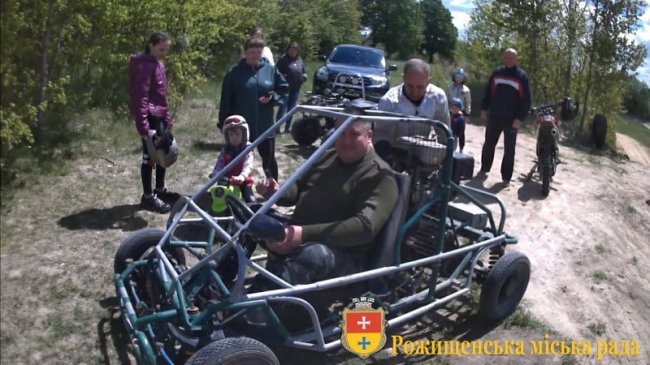 У Рожищі закинуту територію перетворили на мототрасу. ФОТО. ВІДЕО