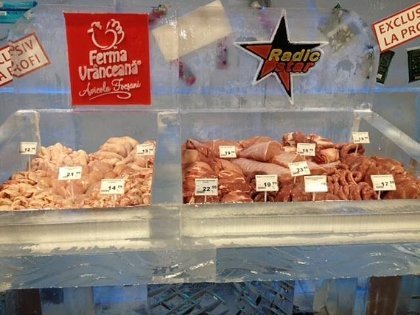 У Румунії побудували супермаркет з льодяних брил. ФОТО