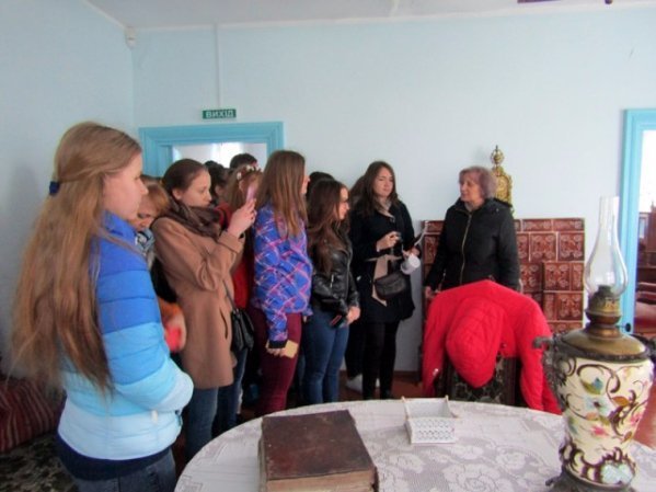 Діти з Донеччини побували в музеї Лесі Українки