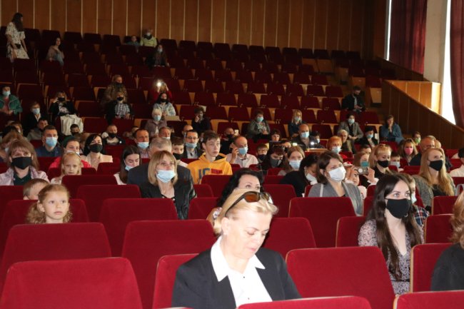 У громаді на Волині найкращим учням та педагогам вручили премії. ФОТО