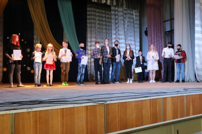 У громаді на Волині найкращим учням та педагогам вручили премії. ФОТО