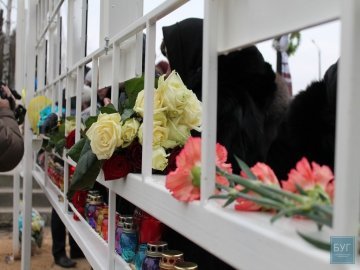 На Волині встановили меморіальну дошку загиблим на Майдані та Сході. ФОТО