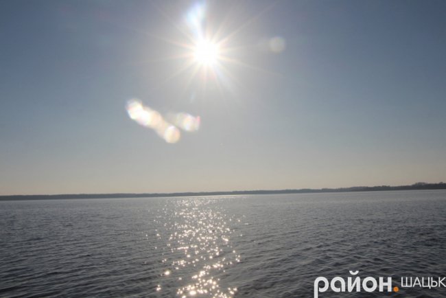 Сонячна осінь на волинському озері. ФОТО