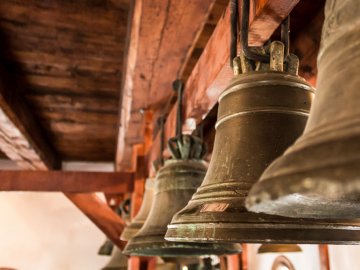 Видали книгу про луцькі дзвони та вежові годинники