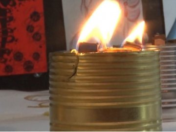 У Луцьку збирають матеріали для виготовлення окопних свічок