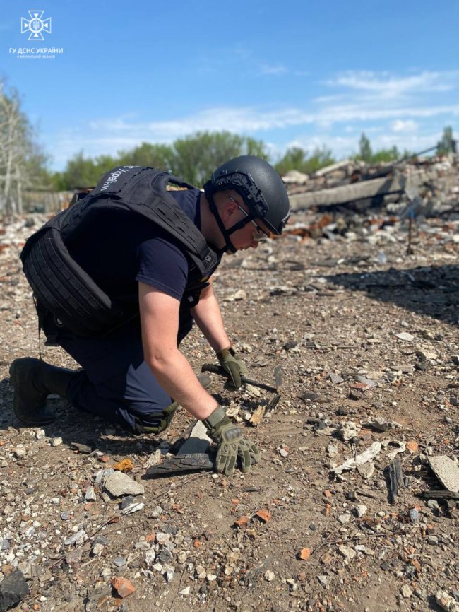Як волинські піротехніки розміновують Донеччину. ФОТО