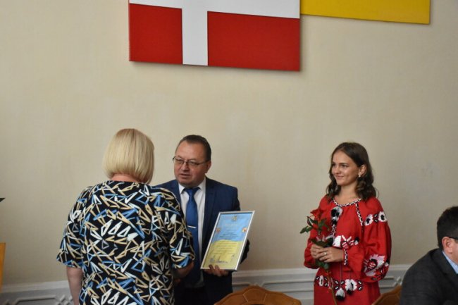 У Луцьку кращих фармацевтів привітали грамотами та квітами. ФОТО