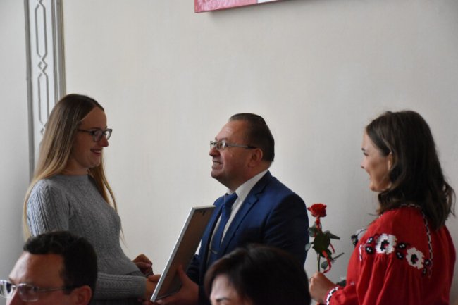 У Луцьку кращих фармацевтів привітали грамотами та квітами. ФОТО