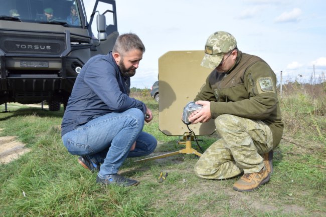 Луцький прикордонний загін придбав техніку, яка долає водні перешкоди та пересувається по бездоріжжю. ФОТО