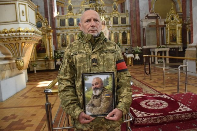 У Луцьку попрощалися з двома воїнами Анатолієм Андрусиком та Богданом Новосадом