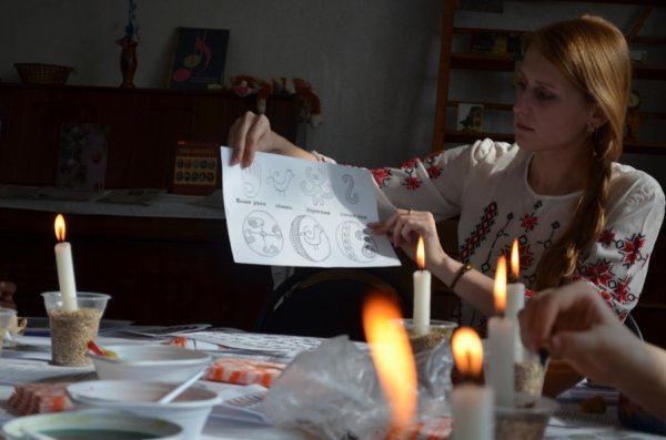 Як у Луцьку вчилися малювати волинські писанки. ФОТО