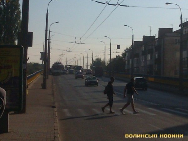 Аварія в Луцьку: авто стояли в заторі. ФОТО