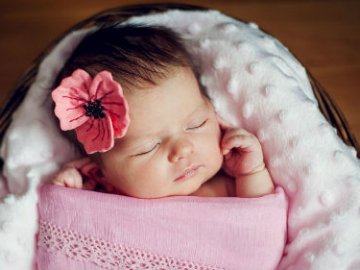 Цьогоріч у волинських пологових вручили уже понад 700 свідоцтв про народження