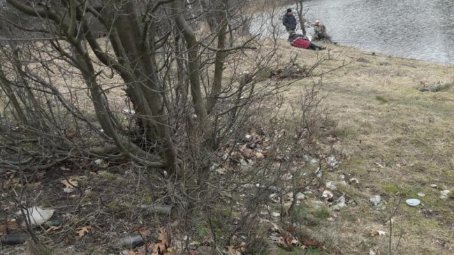 Біля дитячого табору під Луцьком – стихійне сміттєзвалище. ФОТО