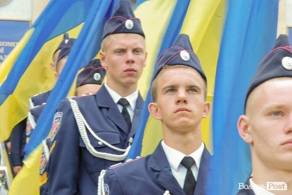 Біля Луцькради підняли Державний Прапор. ФОТО