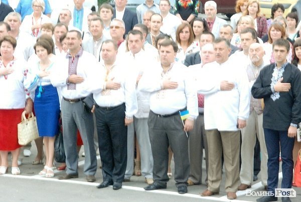 Біля Луцькради підняли Державний Прапор. ФОТО