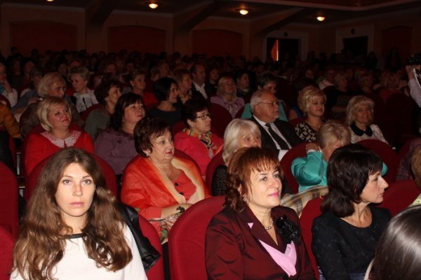 У Луцьку освітян привітали зі святом. ФОТО