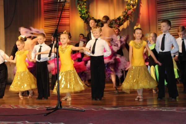 У Луцьку освітян привітали зі святом. ФОТО