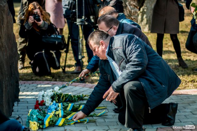 У Луцьку ходою і молитвами вшанували мужність та героїзм добровольців. ФОТО