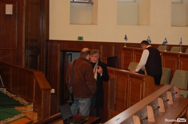 На сесії був нардеп Анатолій Вітів