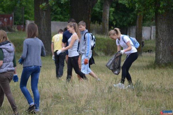 Як молодь прибирала Ковельське водосховище. ФОТО