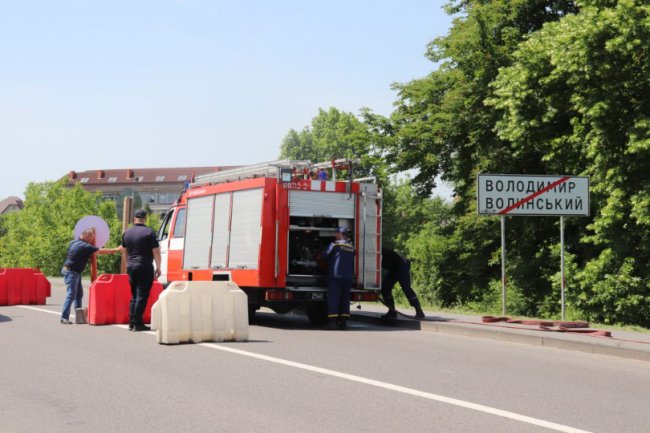 Медики, рятувальники та поліція: як у Володимирі працюють карантинні пости. ФОТО