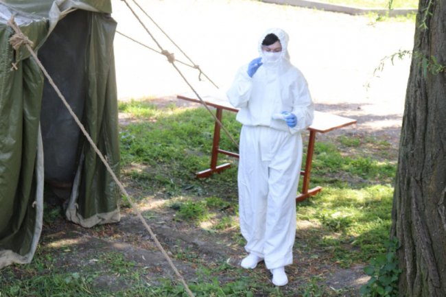 Медики, рятувальники та поліція: як у Володимирі працюють карантинні пости. ФОТО