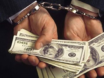Прокурор відмовився від хабара у 75 тисяч доларів