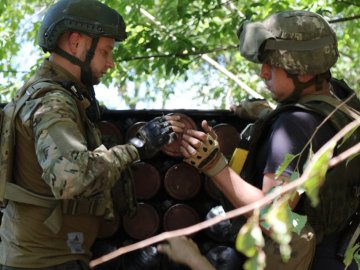 Воїни волинської бригади показали, як перезаряджають «Град». ФОТО 