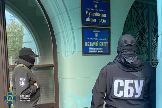 Силовики проводять обшуки у Балоги та керівництва Мукачева