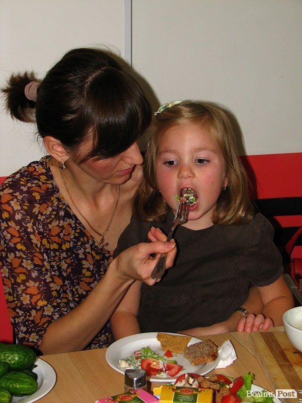 Як луцькі мами вчилися готувати йогурт. ФОТО