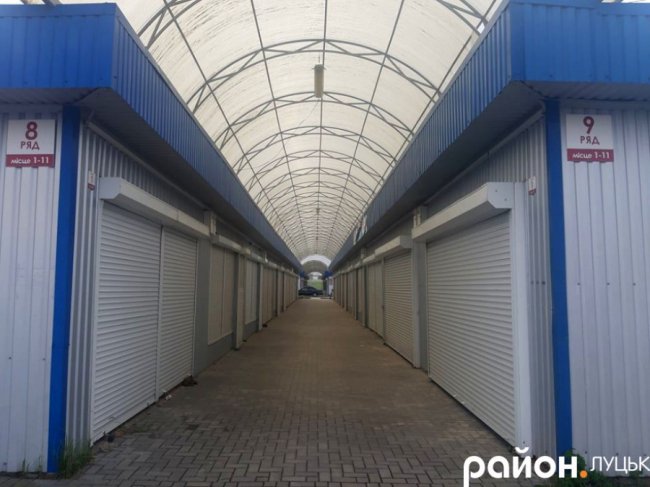 Клієнтів тут не багато, – підприємці про ситуацію на Новому ринку. ФОТО