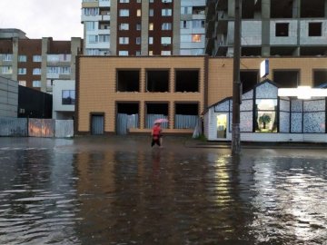 Луцьк – у воді через негоду. ФОТО. ВІДЕО