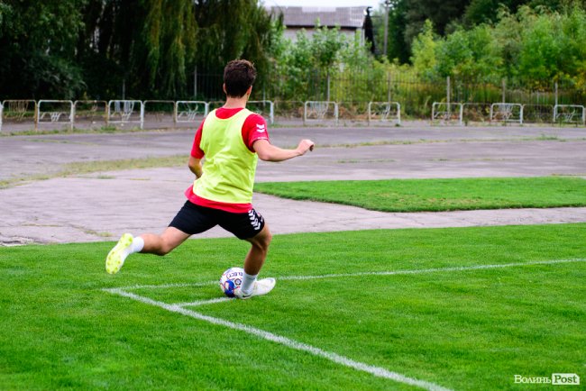 «Поступилися «Волині»: як журналісти відбігали матч проти футболістів луцького клубу. ФОТО