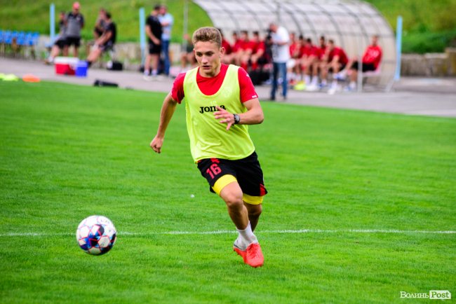 «Поступилися «Волині»: як журналісти відбігали матч проти футболістів луцького клубу. ФОТО