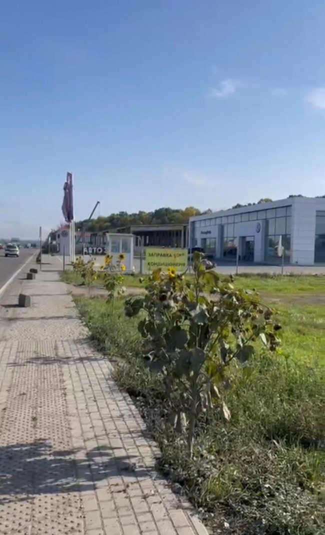 У Рованцях продають недобудований супермаркет за 32 мільйони гривень. ФОТО