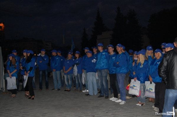 Пам’ять Хурсенка вшановували з агітацією Партії регіонів. ФОТО