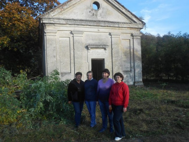 Древній маєток на Волині розчистили від чагарників. ФОТО