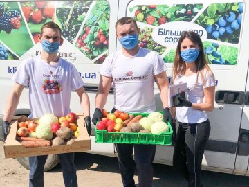 Овочевий кошик – просто до дверей: у Луцьку працює служба із корисною доставкою*