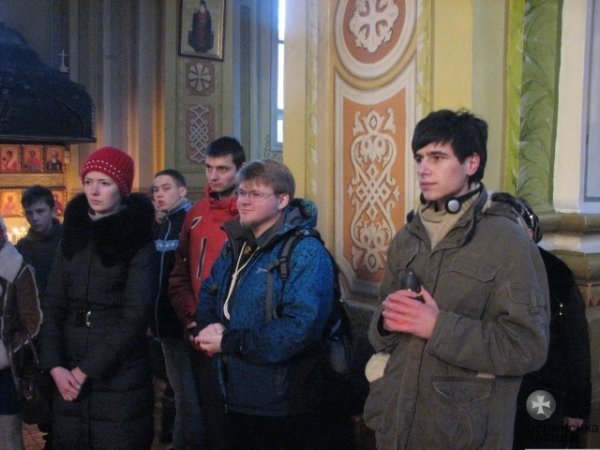 Пластуни передали волинянам Віфлеємський вогонь миру. ФОТО