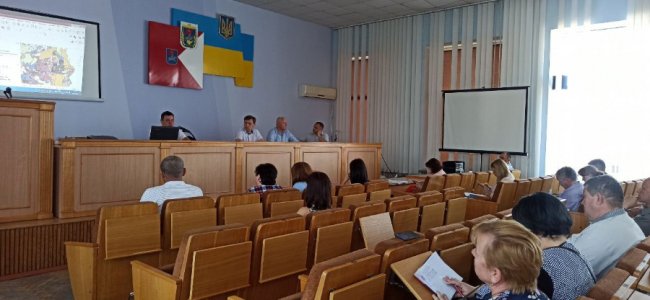 Головам та землевпорядникам громад Луцького району розповіли, як навести лад із земельними ресурсами