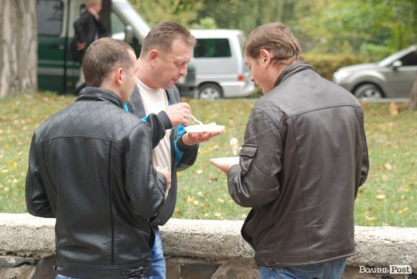 У Луцьку з'їли тисячу порцій вареників. ФОТО