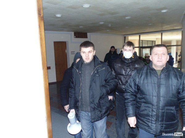 Волинська ОДА: штурм, який не відбувся. ФОТОРЕПОРТАЖ