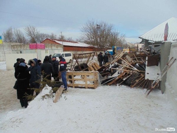 Блокування луцьких ВВ-шників: день шостий. ФОТО