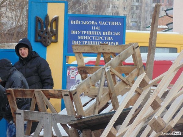 Блокування луцьких ВВ-шників: день шостий. ФОТО