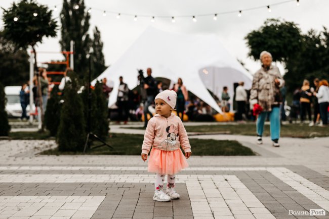 Розкриття таємниці, подарунки та KADNAY «на десерт»: як на «Супернові» веселилися «добрі сусіди». ФОТОРЕПОРТАЖ*